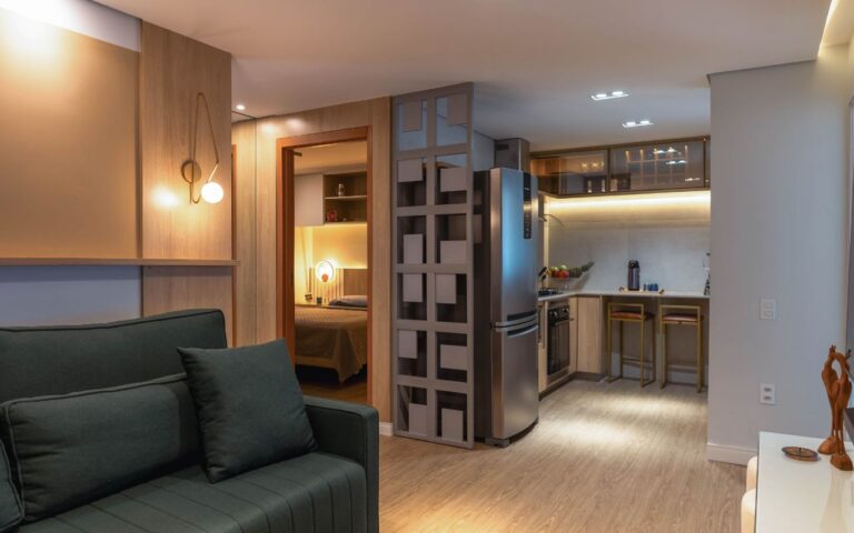 APE EM - Cozinha e Sala de Estar - Condomínio Bela Morada - Valparaíso de Goiás - Vilaromo Arquitetos - Brasília - DF